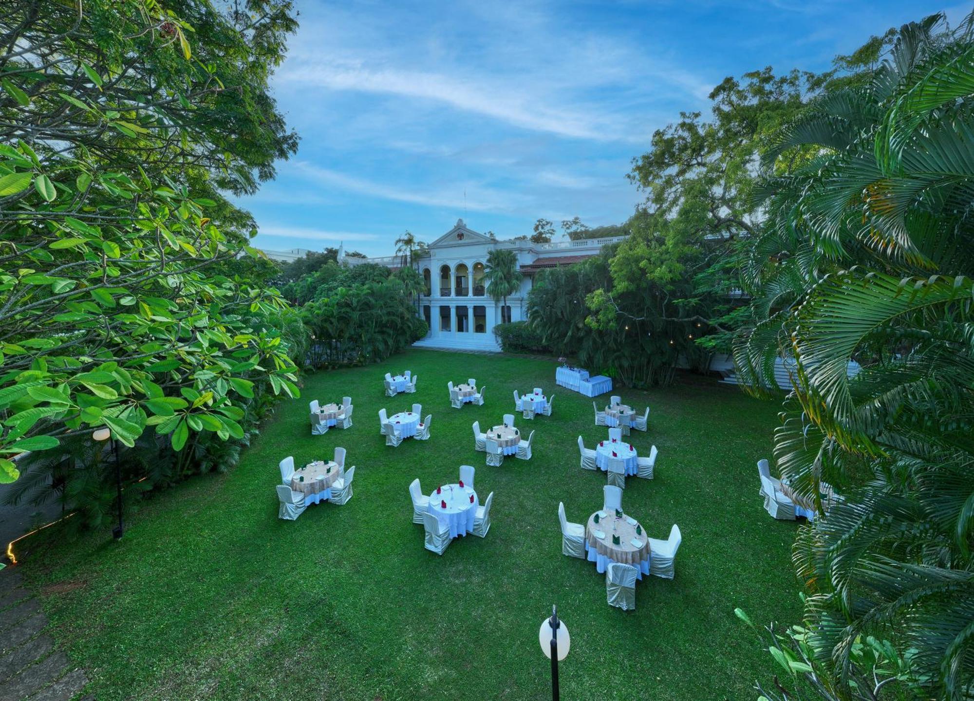 Royal Orchid Metropole Mysore Extérieur photo
