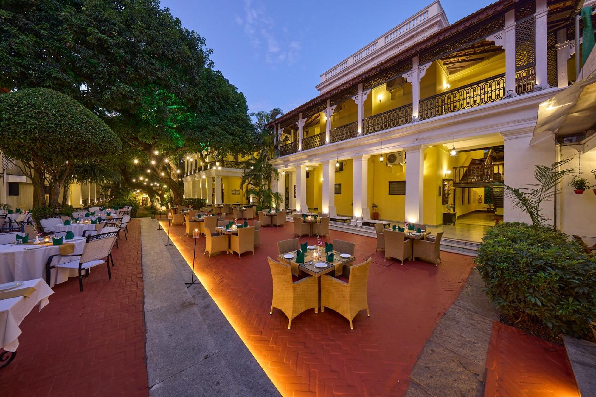 Royal Orchid Metropole Mysore Extérieur photo