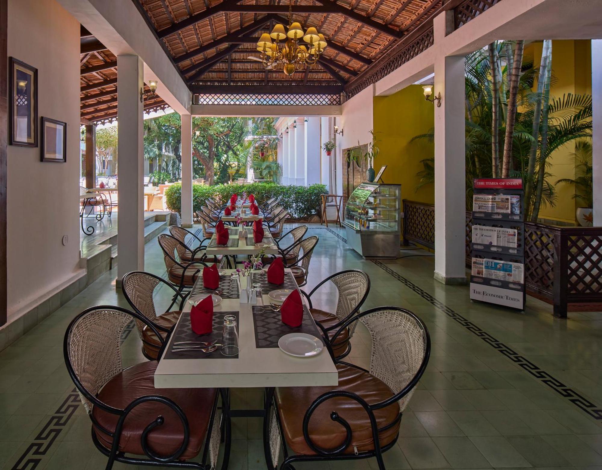 Royal Orchid Metropole Mysore Extérieur photo
